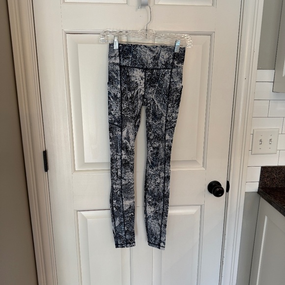 Lululemon Speed Up Tight *Full-On Luxtreme 28" Wildwood Multi 45484 - Picture 5 of 16